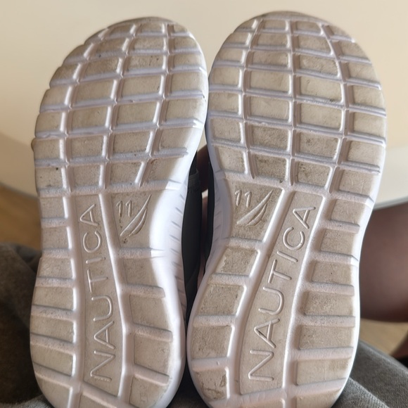 Sale 3/15 Nautica Kids Gray Sneakers - Picture 5 of 5